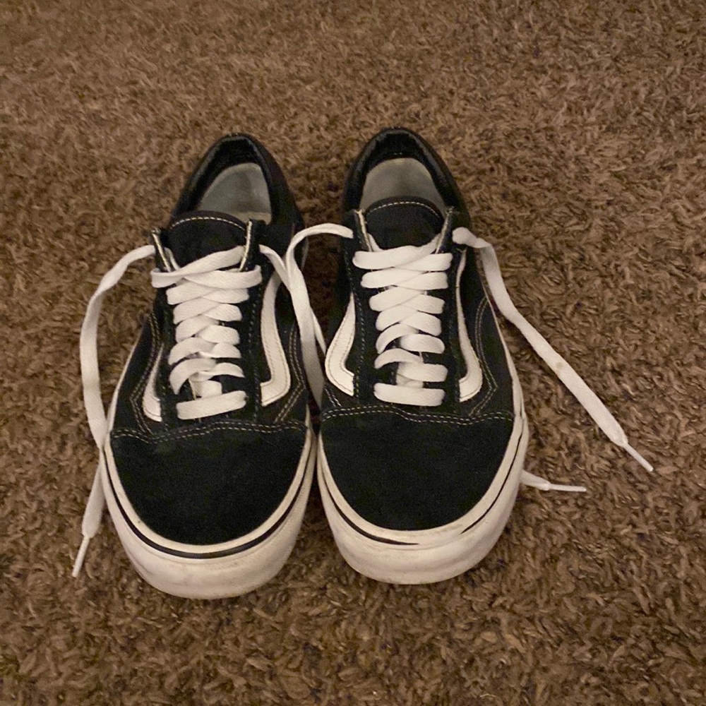 MENS SIZE 8.5 & WOMENS SIZE 10 BLACK VANS SHOES